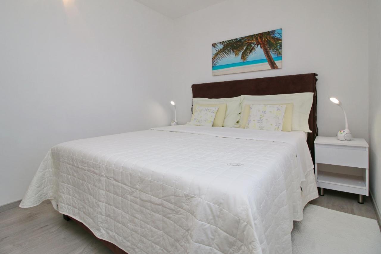 רוביני Apartments Mila מראה חיצוני תמונה