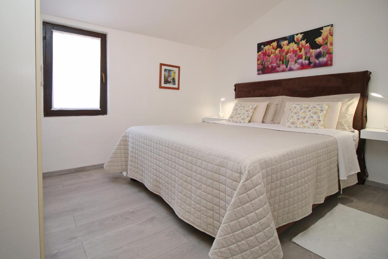 רוביני Apartments Mila מראה חיצוני תמונה