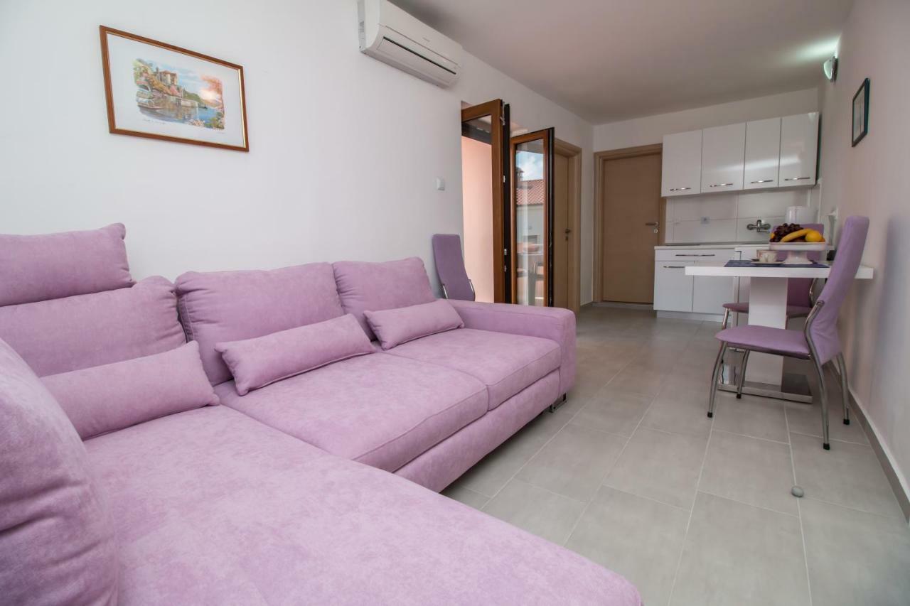רוביני Apartments Mila מראה חיצוני תמונה